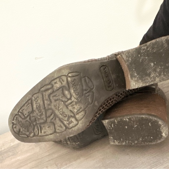 Korks Leyland Brown Snake Printed Ankle Booties Women’s Size 8.5 - Picture 3 of 7